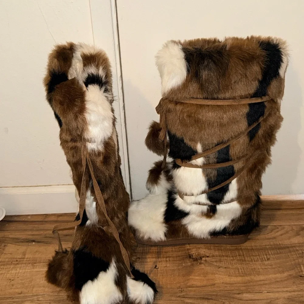 Faux Fur Lace-Up Winter Boots – Patchwork Brown/Black/White – Size 11 - Picture 2 of 4
